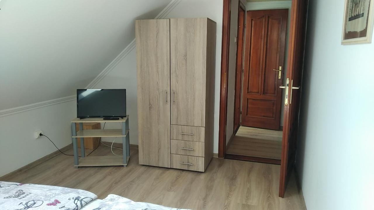Hellasz Apartman Gyula Exterior foto
