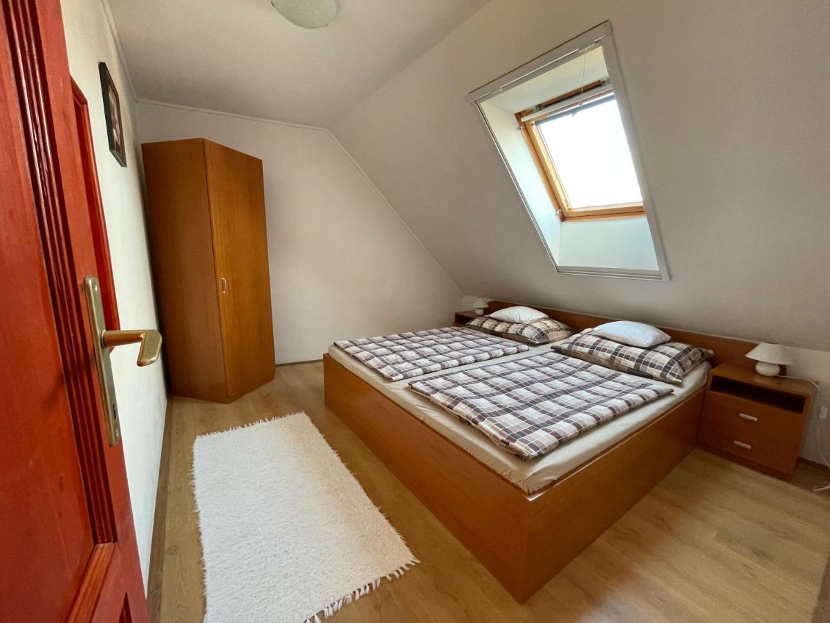 Hellasz Apartman Gyula Exterior foto